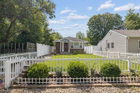 Tiny photo for 241 W Quincy Street, Westmont, IL 60559 (MLS # 12753171)