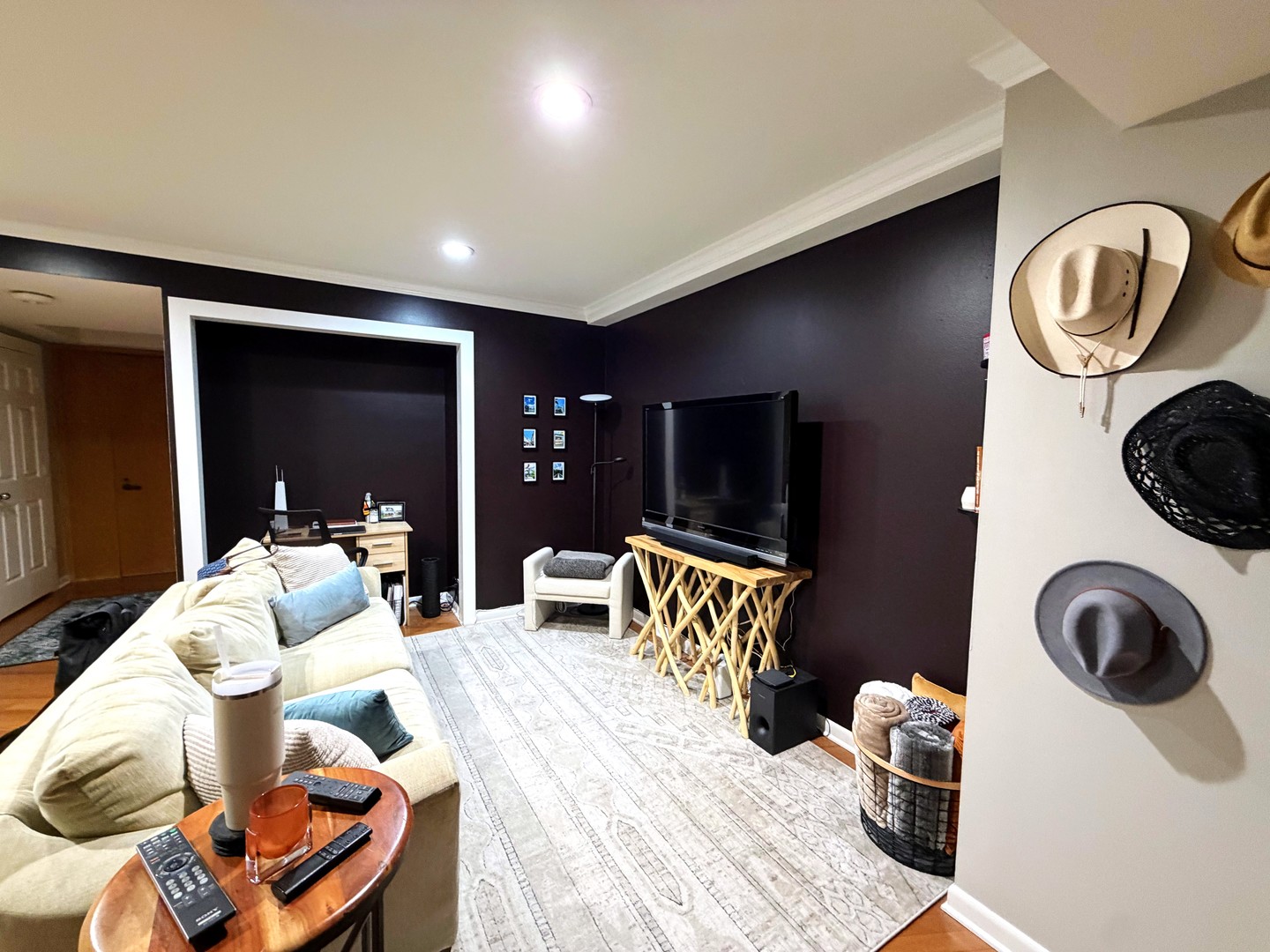 40 E Delaware Place 905