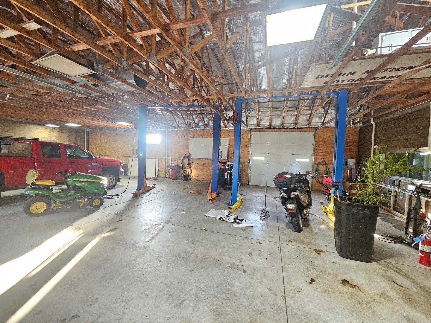 1400 N Galena Avenue