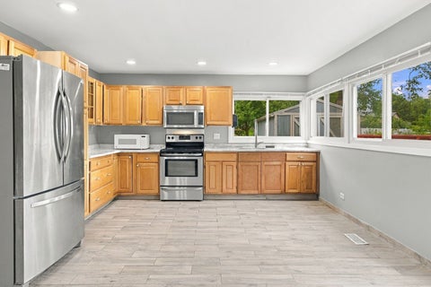 Tiny photo for 1650 Beverly Court, Hanover Park, IL 60133 (MLS # 12771025)