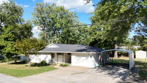 Tiny photo for 720 Sheridan Drive, Benton, IL 62812 (MLS # 12751354)
