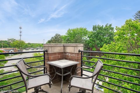 Tiny photo for 911 Busse Highway #302, Park Ridge, IL 60068 (MLS # 12559922)