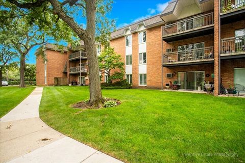 Tiny photo for 4224 SARATOGA Avenue #J105, Downers Grove, IL 60515 (MLS # 12451004)