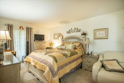 Tiny photo for 4224 SARATOGA Avenue #J105, Downers Grove, IL 60515 (MLS # 12451004)