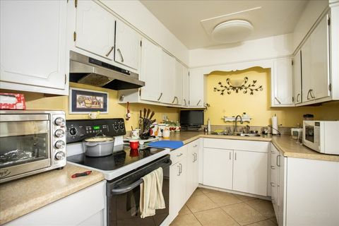 Tiny photo for 4224 SARATOGA Avenue #J105, Downers Grove, IL 60515 (MLS # 12451004)