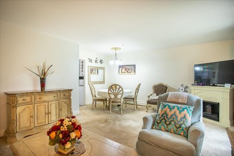 Tiny photo for 4224 SARATOGA Avenue #J105, Downers Grove, IL 60515 (MLS # 12451004)
