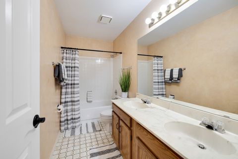Tiny photo for 2317 Broadway Lane, Schaumburg, IL 60194 (MLS # 12482788)