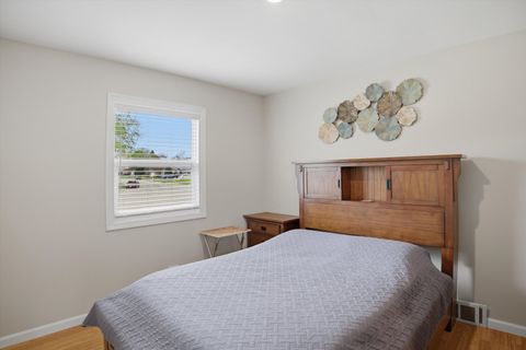 Tiny photo for 25 Devonshire Circle, Elgin, IL 60123 (MLS # 12625892)
