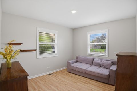 Tiny photo for 25 Devonshire Circle, Elgin, IL 60123 (MLS # 12625892)