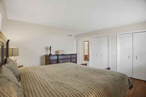 Tiny photo for 25 Devonshire Circle, Elgin, IL 60123 (MLS # 12625892)