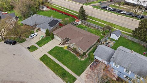 Tiny photo for 25 Devonshire Circle, Elgin, IL 60123 (MLS # 12625892)