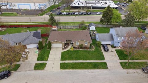 Tiny photo for 25 Devonshire Circle, Elgin, IL 60123 (MLS # 12625892)