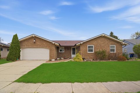 Photo of 25 Devonshire Circle, Elgin, IL 60123 (MLS # 12625892)