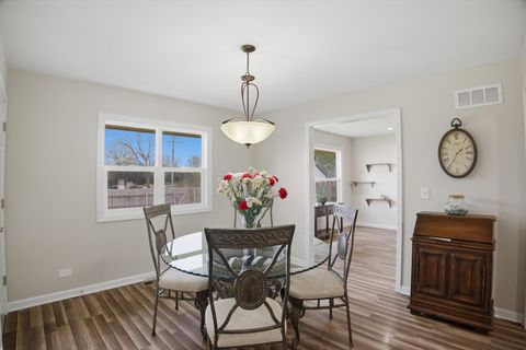 Tiny photo for 25 Devonshire Circle, Elgin, IL 60123 (MLS # 12625892)