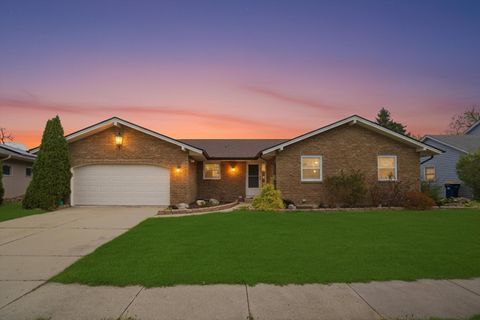 Tiny photo for 25 Devonshire Circle, Elgin, IL 60123 (MLS # 12625892)