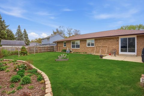 Tiny photo for 25 Devonshire Circle, Elgin, IL 60123 (MLS # 12625892)