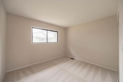 Tiny photo for 2S739 Winchester Circle #1, Warrenville, IL 60555 (MLS # 12457425)