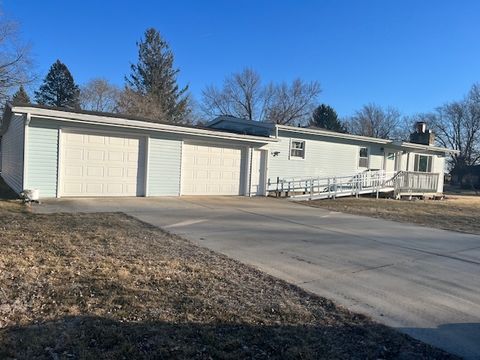 Photo of 1105 Sunset Drive W, Rock Falls, IL 61071 (MLS # 12595129)