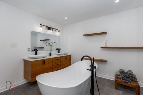 Tiny photo for 2531 E 1669th Road, Ottawa, IL 61350 (MLS # 12382568)