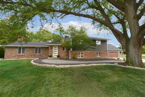 Photo of 2531 E 1669th Road, Ottawa, IL 61350 (MLS # 12382568) Photo of 2531 E 1669th Road, Ottawa, IL 61350 (MLS # 12382568)