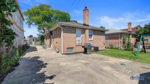 A home in Harwood Heights