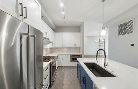 Tiny photo for 3140 N Sheffield Avenue #709, Chicago, IL 60657 (MLS # 12685070)