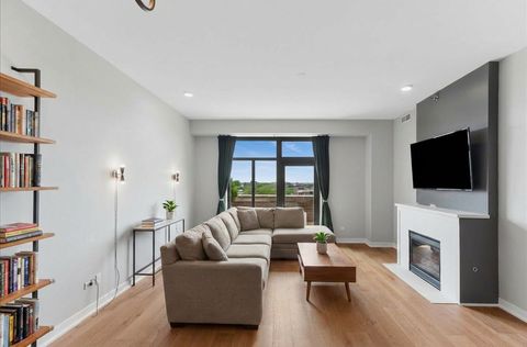 Tiny photo for 3140 N Sheffield Avenue #709, Chicago, IL 60657 (MLS # 12685070)