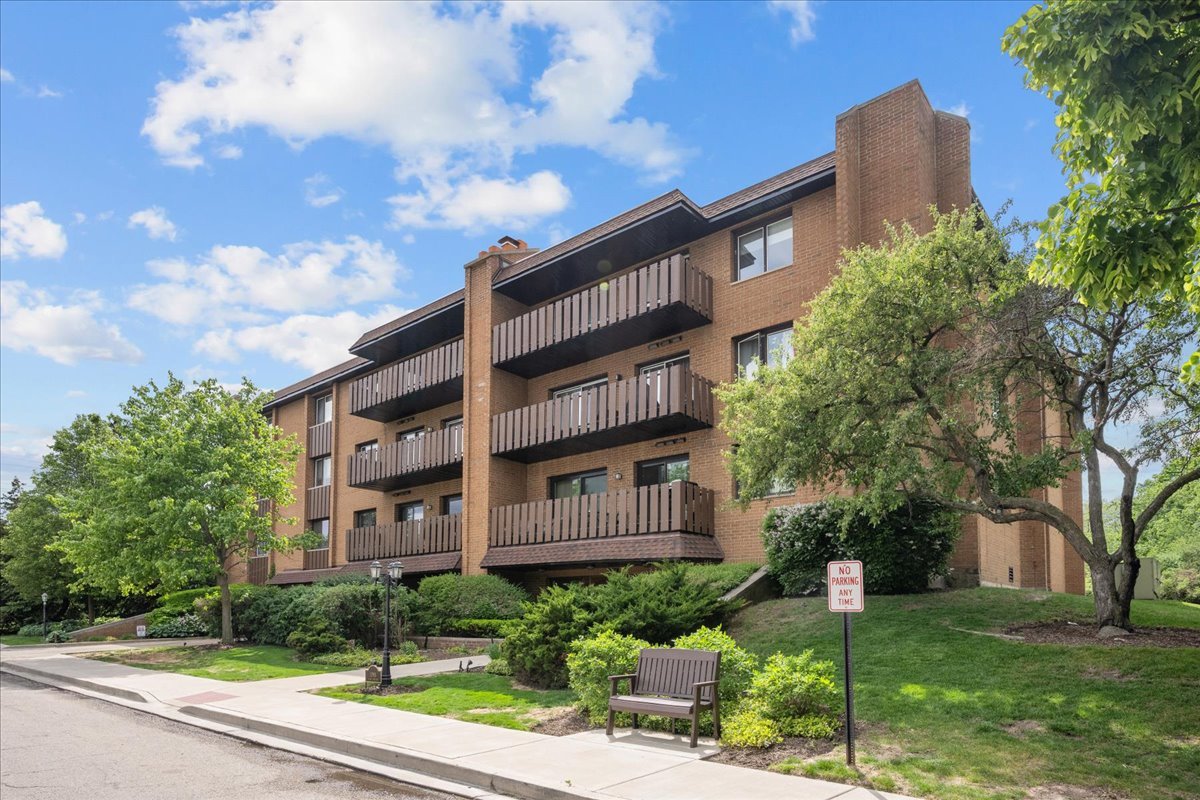 1795 Lake Cook Road 107