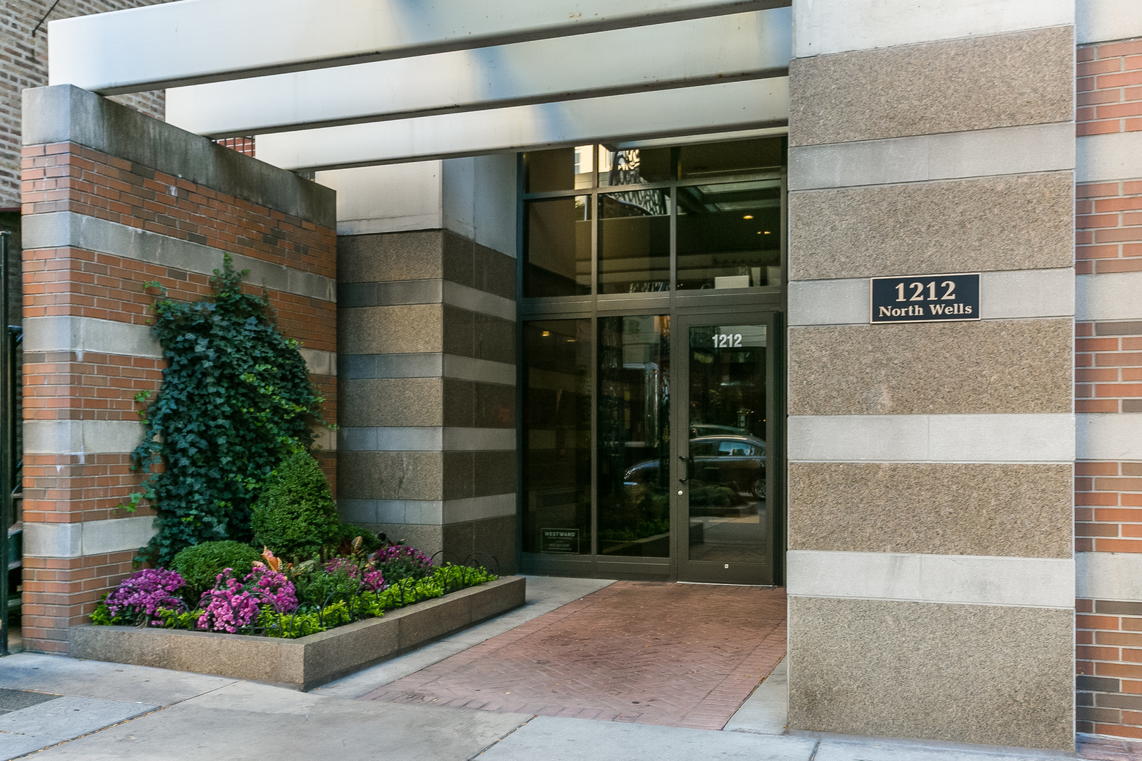1212 N WELLS Street 804