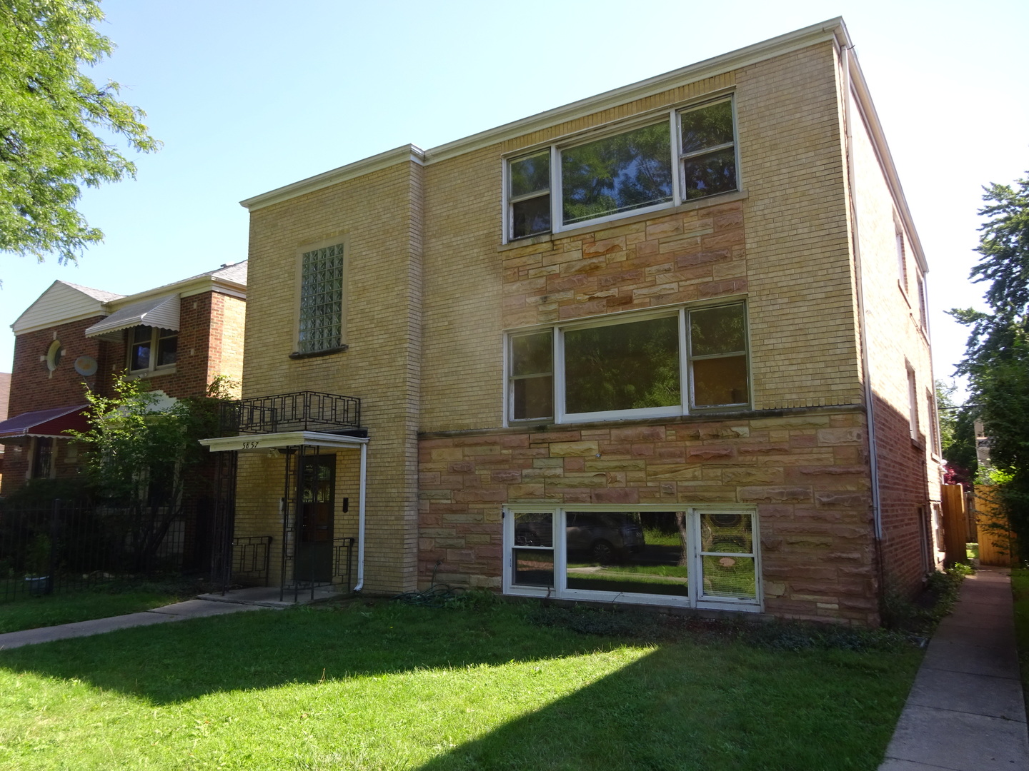 5857 N Cicero Avenue