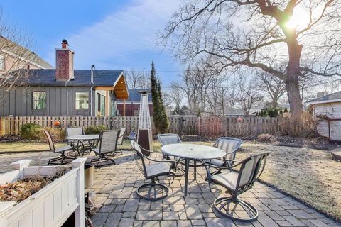 Tiny photo for 847 Fair Oaks Avenue, Oak Park, IL 60302 (MLS # 12577612)