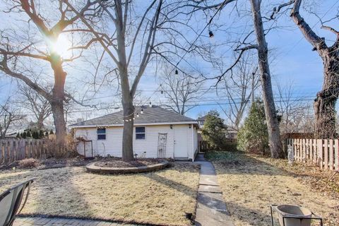 Tiny photo for 847 Fair Oaks Avenue, Oak Park, IL 60302 (MLS # 12577612)