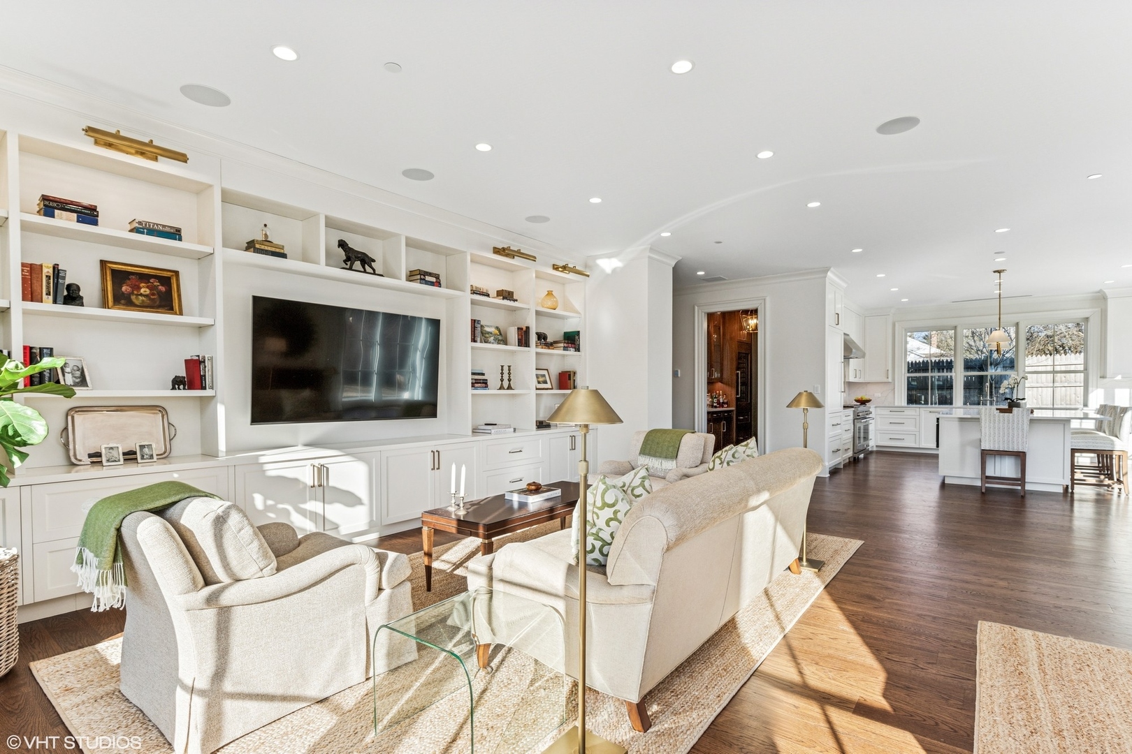 120 E Scranton Avenue 203