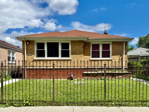 Photo of 3842 W Argyle Street, Chicago, IL 60625 (MLS # 12680598)