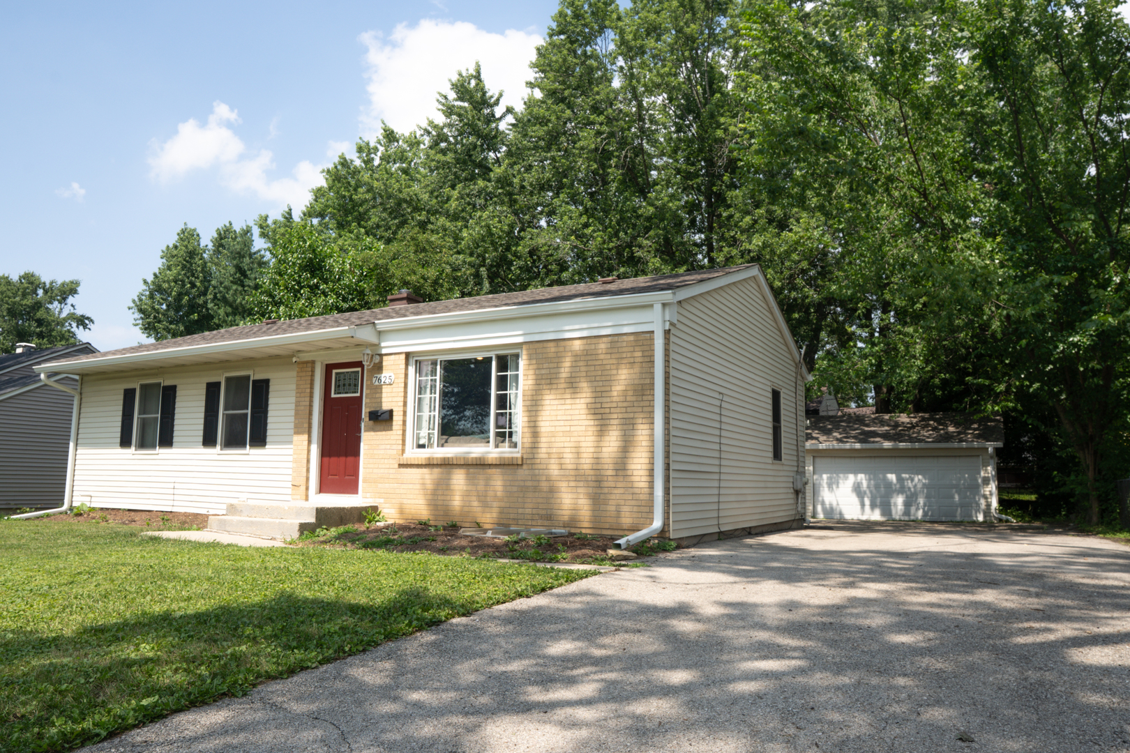 7625 Woodridge Drive