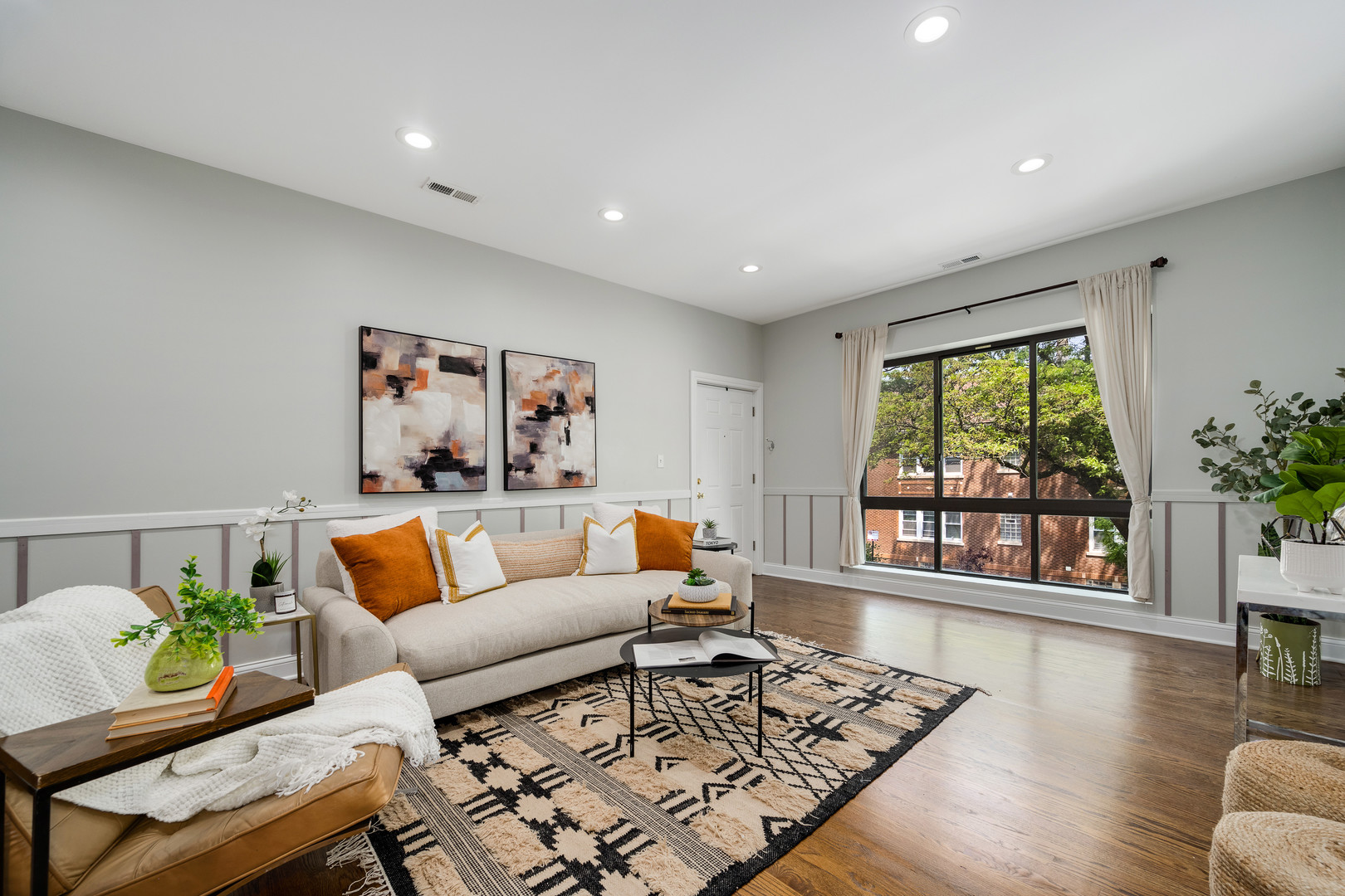 3437 S Morgan Street 2E