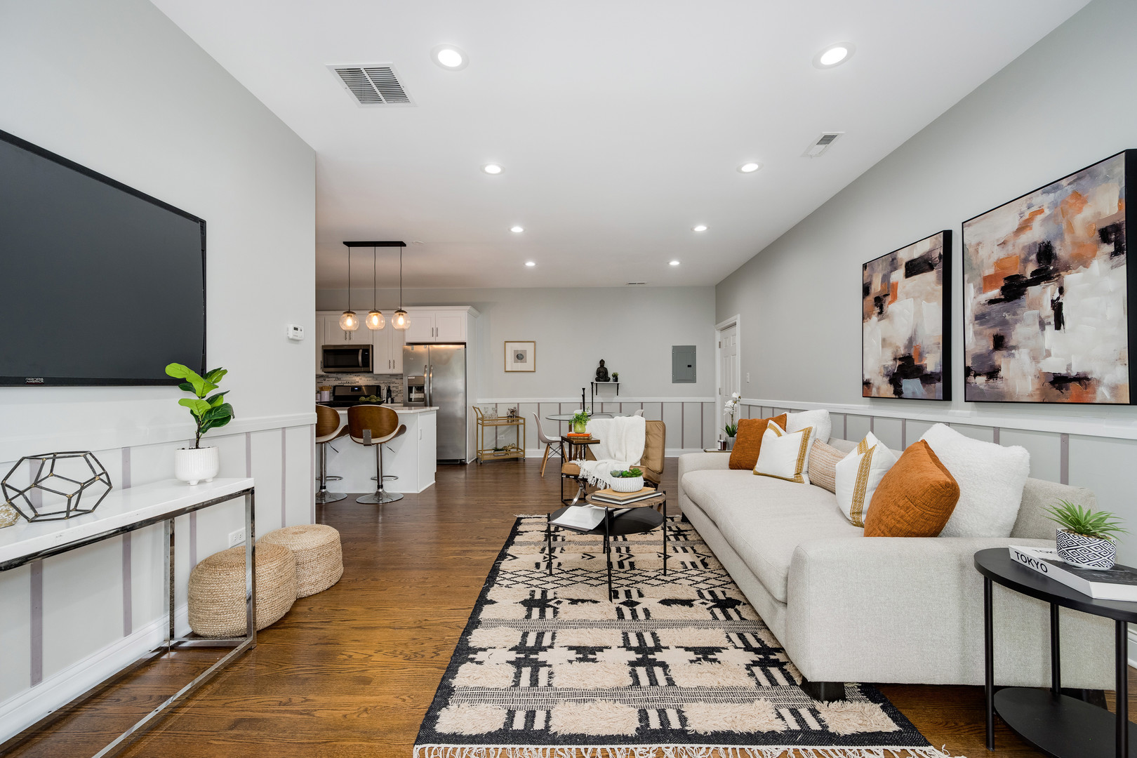 3437 S Morgan Street 2E