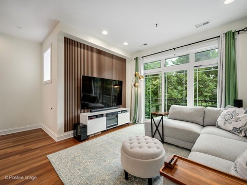 Tiny photo for 2342 W Montana Street #2W, Chicago, IL 60647 (MLS # 12747744)