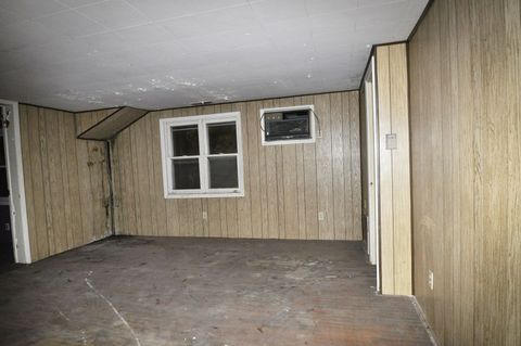 Tiny photo for 727 Chapel Street, Ottawa, IL 61350 (MLS # 12683772)