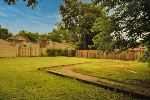 Tiny photo for 727 Chapel Street, Ottawa, IL 61350 (MLS # 12683772)