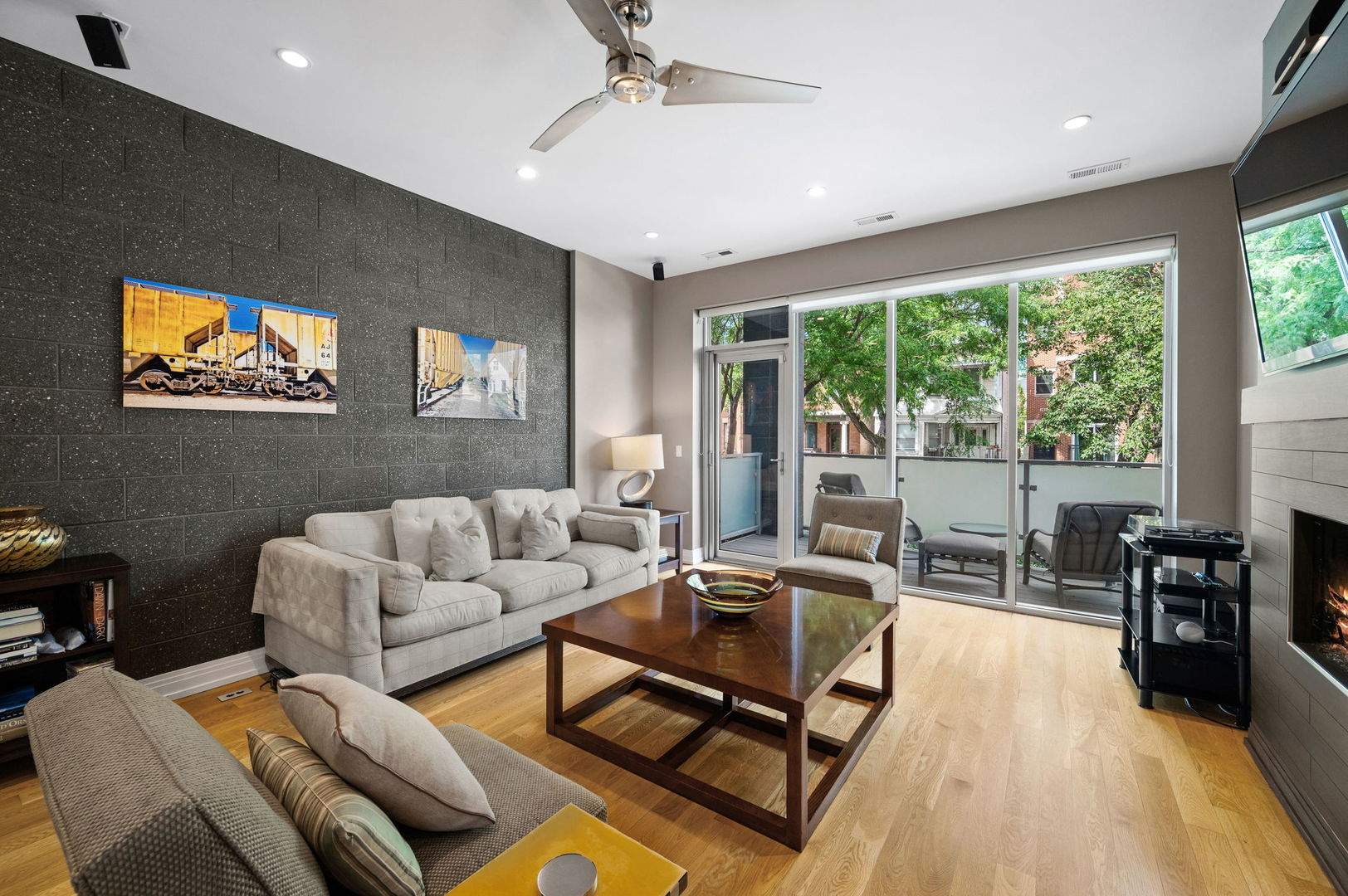 1437 W Diversey Parkway 1E