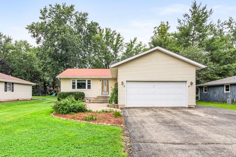 Photo of 699 Karen Drive, Lake Holiday, IL 60552 (MLS # 12731928)