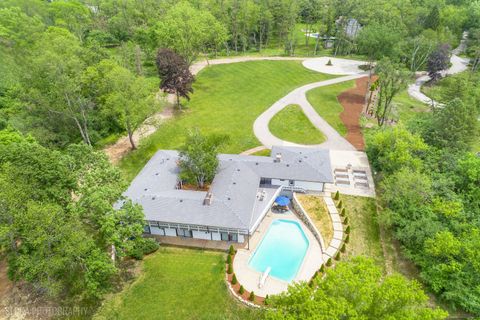 Tiny photo for 312 Ridge Road, Barrington Hills, IL 60010 (MLS # 12626455)
