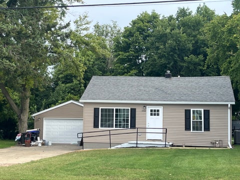 Photo of 1002 E Lafayette Street, Bloomington, IL 61701 (MLS # 12744521)