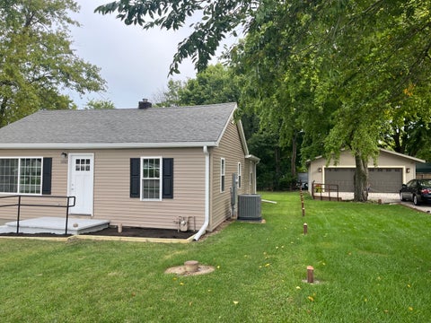 Tiny photo for 1002 E Lafayette Street, Bloomington, IL 61701 (MLS # 12744521)