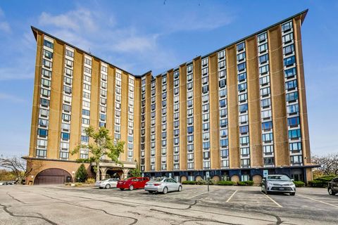 Photo of 1 Renaissance Place #1118, Palatine, IL 60067 (MLS # 12642473)