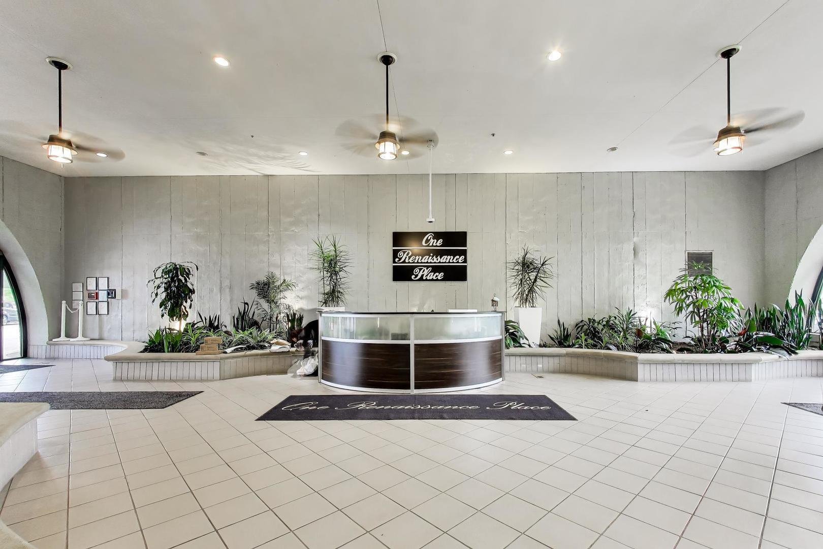 1 Renaissance Place 1118