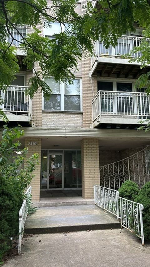 Photo of Chicago, IL 60645 (MLS # 12570404)