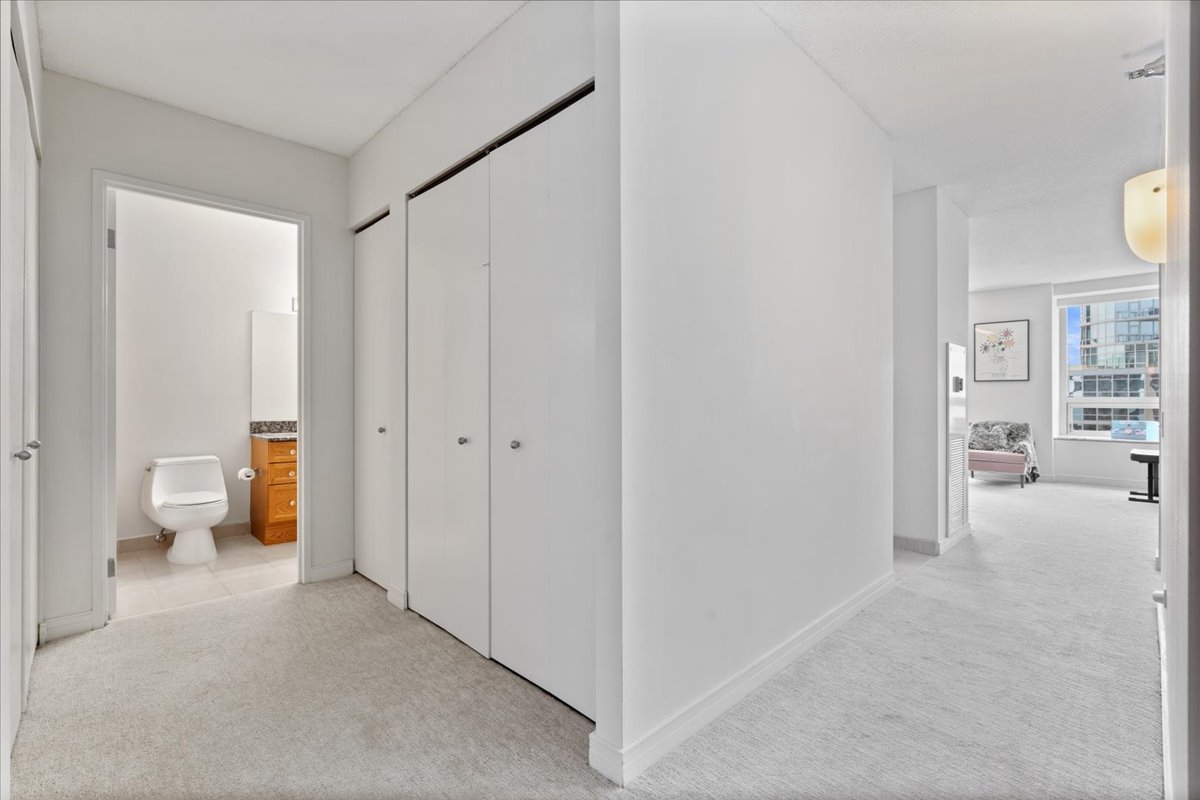 512 N MCCLURG Court 3309