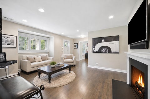 Tiny photo for 2 Hickory Lane, Northbrook, IL 60062 (MLS # 12753780)